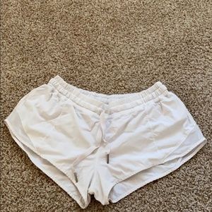 Lululemon Hotty Hot Shorts 2.5''
